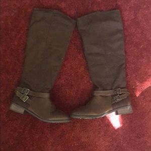 Brown boots
